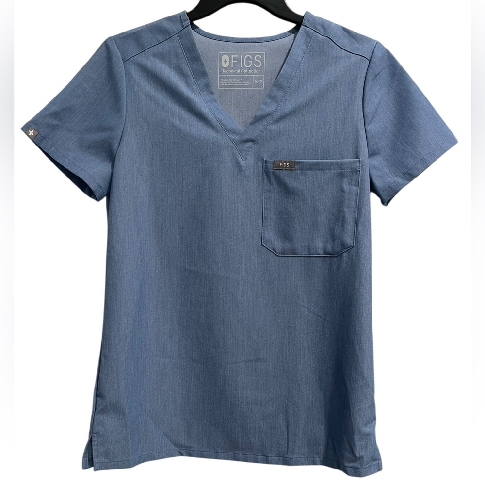 FIGS Caterina One-Pocket Scrub Top, Women’s XXS, V Neck Light Blue Medical